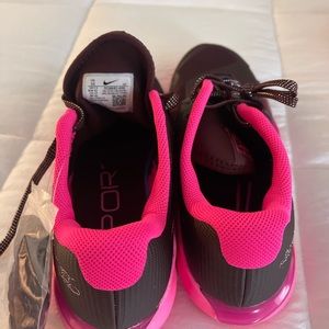 Nike Women Tennis Shoe